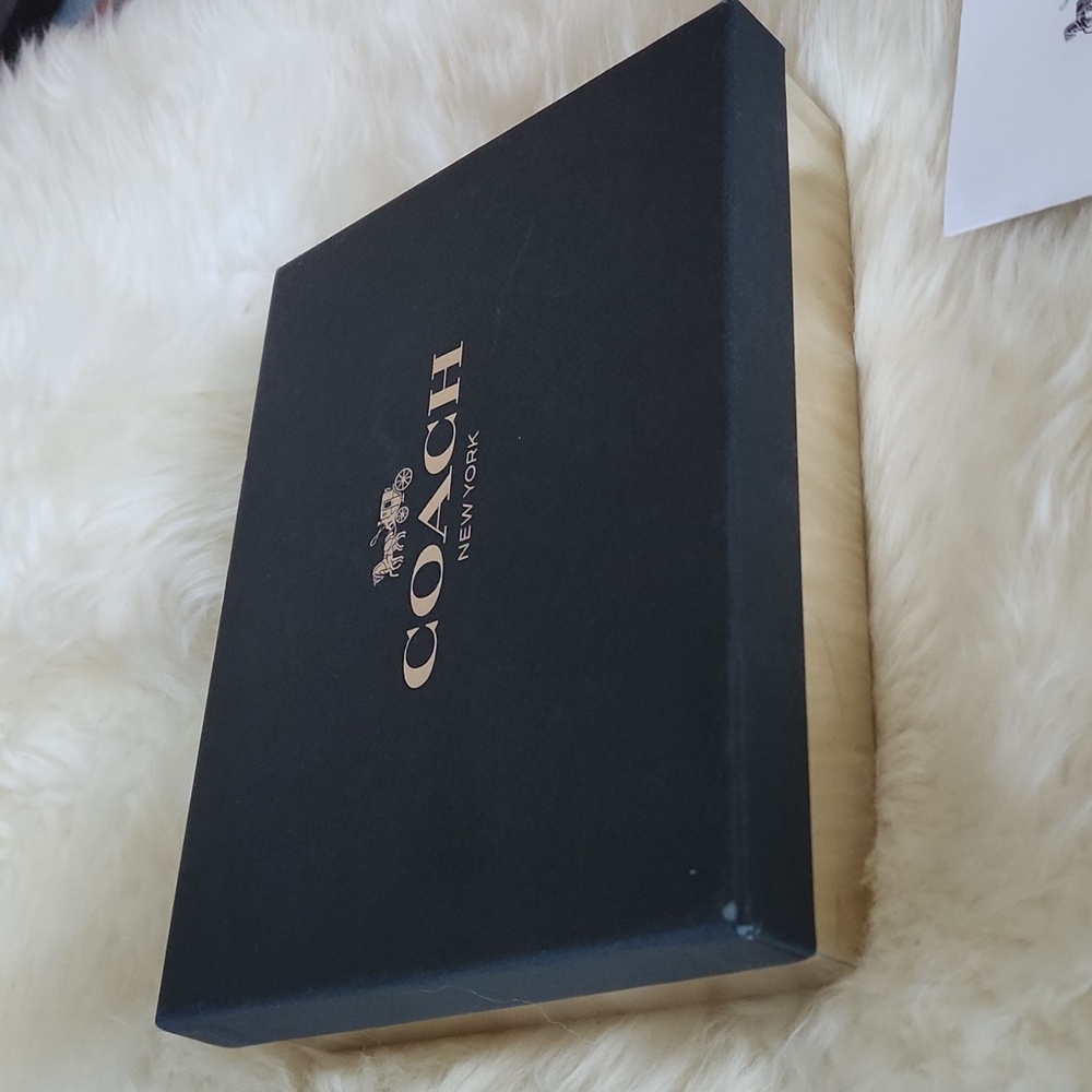 NWT IOB Coach Boxed Glitter Leather Signature Corner Zip Wristlet Wallet 🖤🎁🩶 - Picture 14 of 16